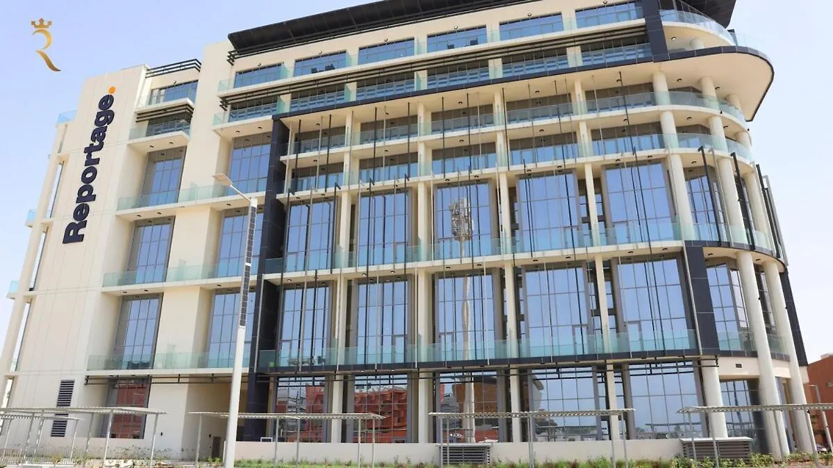 Cozy 2Br Masdar Pool Parking And Near Airport Apartment Abu Dhabi