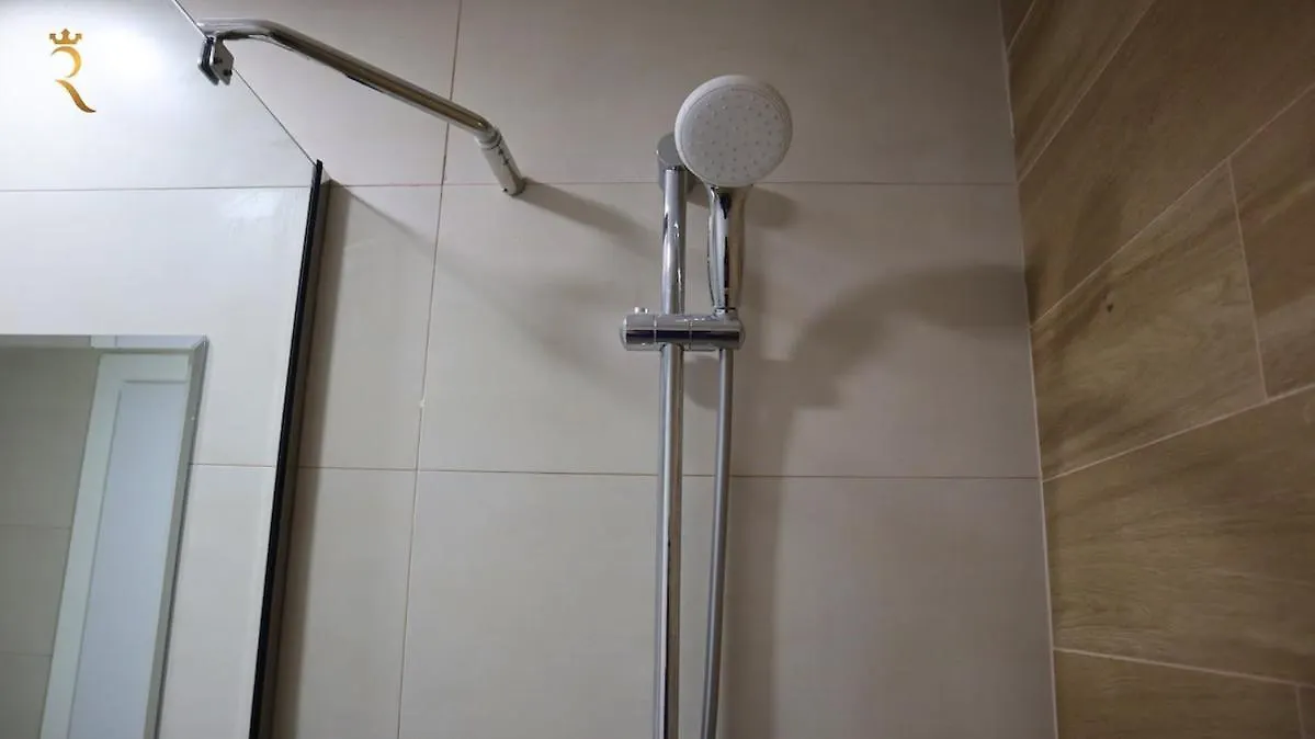 Cozy 2Br Masdar Pool Parking And Near Airport Apartment Abu Dhabi