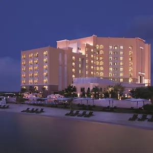 Traders Hotel, Abu Dabi